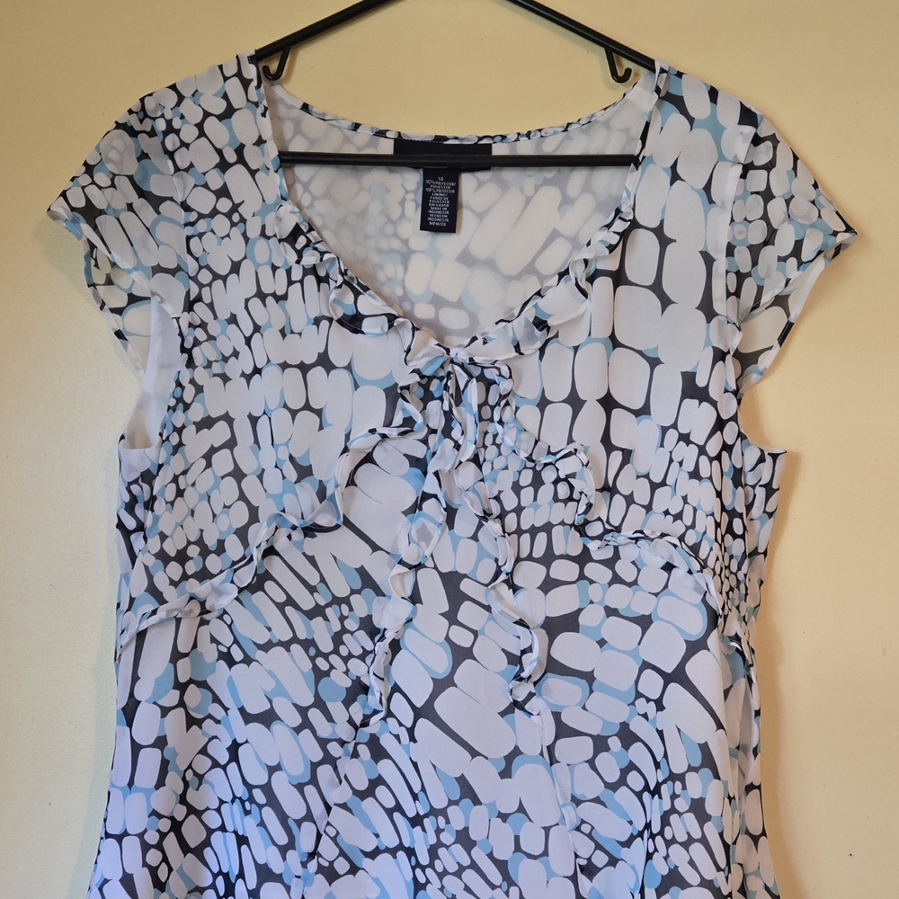 Jones Wear Women's Abstract White & Gray Blouse